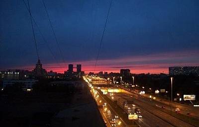 Синоптик объяснил причины вчерашнего красивого заката в Москве