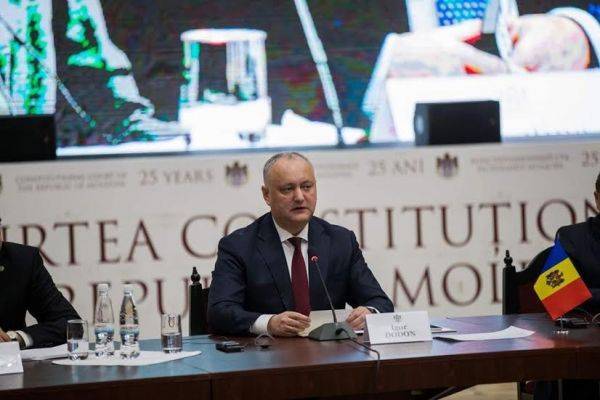 Президент Молдавии предупредил Конституционный суд о народном гневе