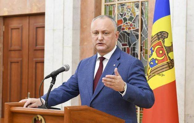 Президент Молдавии требует оставить русский язык в избирательных бюллетенях