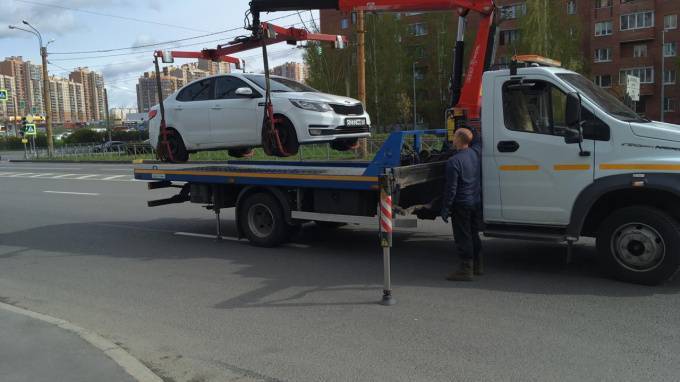 В Петербурге у нелегальных перевозчиков изъяли две машины