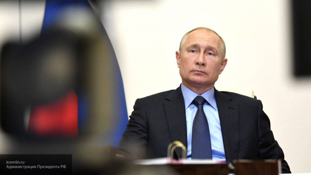 Путин провел онлайн-совещание с членами Совбеза
