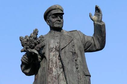 Чехия не признала памятник Коневу воинским захоронением