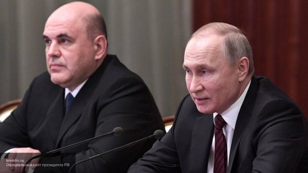 Большая часть российских граждан одобряет работу Путина и Мишустина