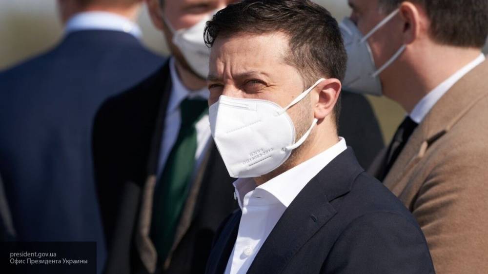 Зеленский подписал закон о массовом тестировании украинских граждан на коронавирус