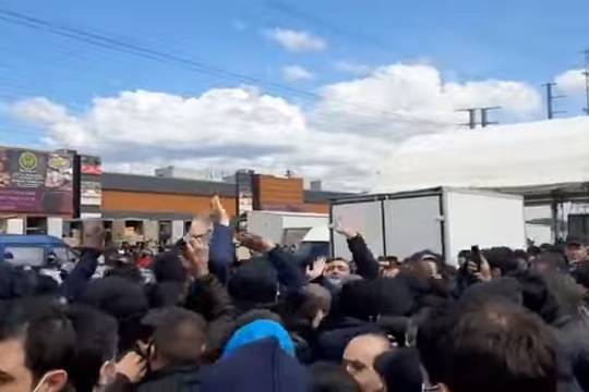 Мигранты устроили беспорядки на московском рынке «Фуд Сити»