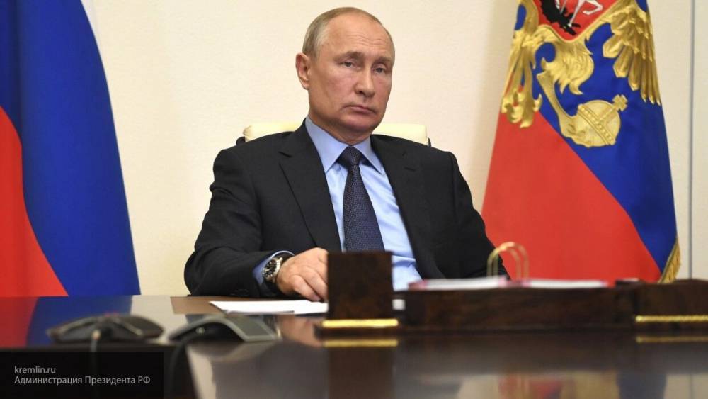 Путин продолжает лидировать среди российских политиков в рейтинге ВЦИОМ