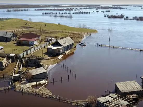 Якутск забыл о коронавирусе из-за разрушительного наводнения: такого давно не было