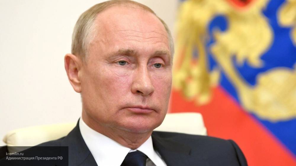 Путин дал новые поручения по поддержке россиян и доплатам медикам в период пандемии