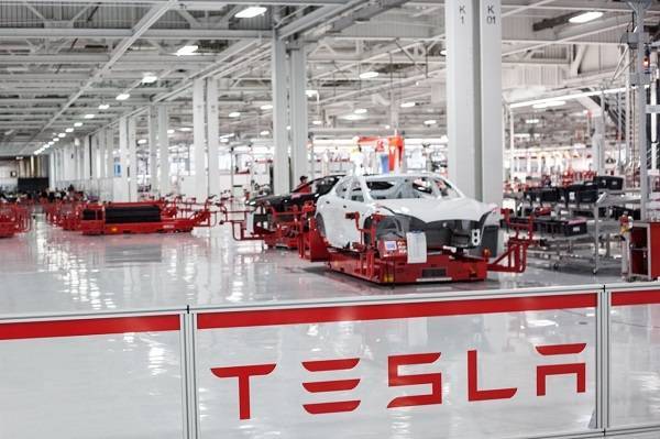 На фоне конфликта с властями Калифорнии Tesla построит завод в Техасе
