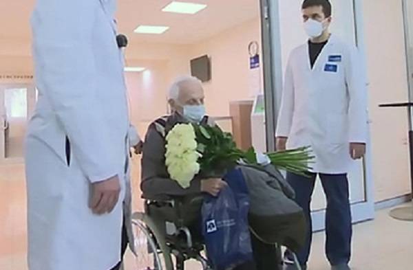 Столетний ветеран Великой Отечественной войны излечился от коронавируса