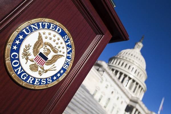 Палата представителей США одобрила помощь экономике на $ 3 трлн