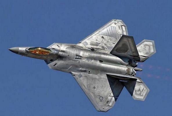 Во Флориде разбился американский истребитель V поколения F-22 Raptor