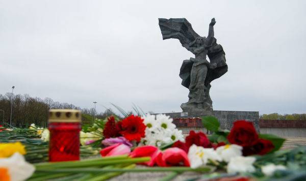 Журналист: в Латвии тех, кто празднует День Победы, больше, чем ненавистников