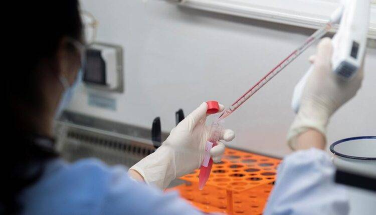 В Китае рассказали об испытании пяти вакцин от коронавируса