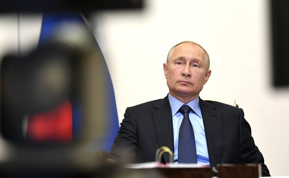 Путин поручил обеспечить поддержку россиян на время пандемии
