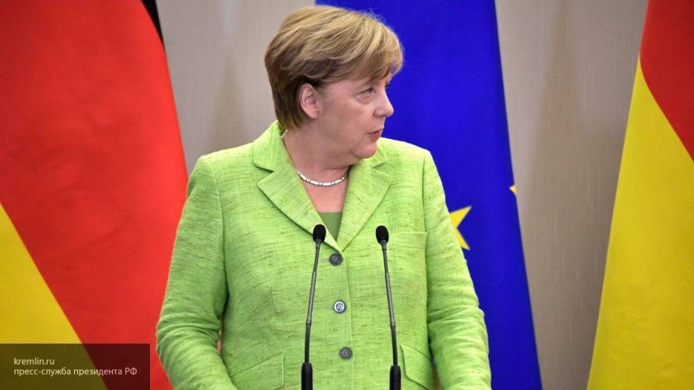СМИ назвали Меркель лицемерной из-за слов о причастности РФ к кибератакам на бундестаг