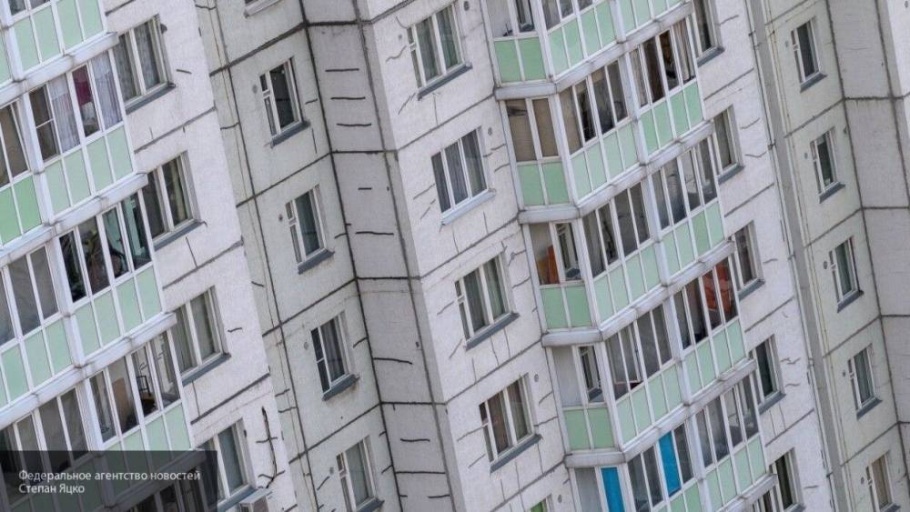 Тела матери и пятилетней дочери обнаружили под окнами дома в Петербурге
