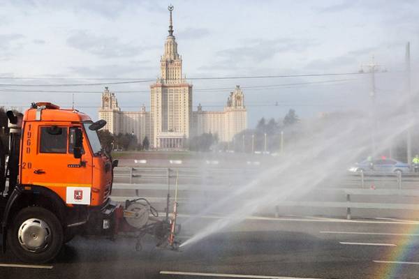 В Москве пройдёт восьмая дезинфекция дорог и тротуаров