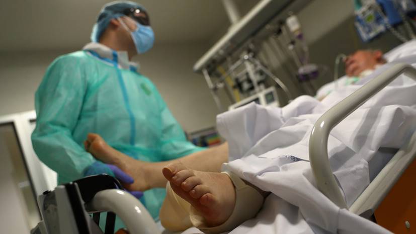 В Испании за сутки умерли 102 пациента с коронавирусом