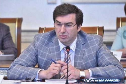 Новосибирский министр не стал отвечать на вопрос об умерших от коронавируса медиках