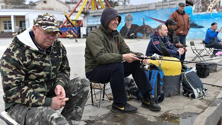 В Крыму с 18 мая разрешат рыбалку