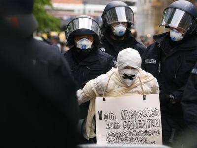 Массовые протесты в Германии против ограничений