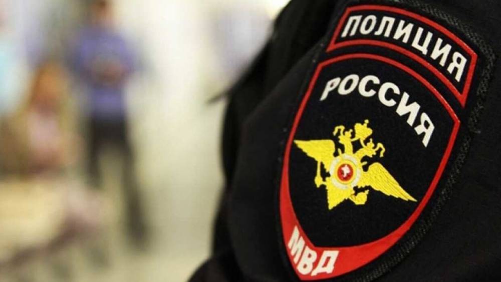 Женщину и ребенка обнаружили мертвыми под окнами дома в Петербурге