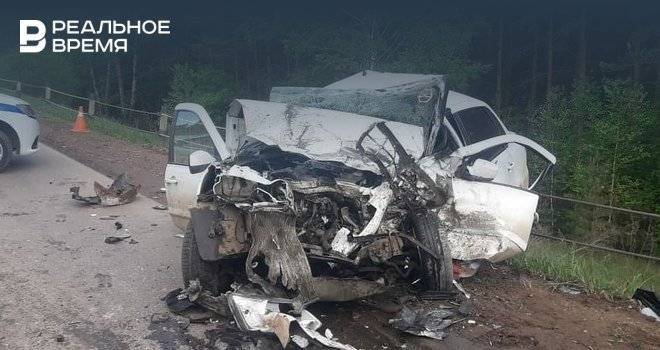 В Башкирии двое пострадали и один человек погиб в жесткой аварии «Газели» с легковушкой