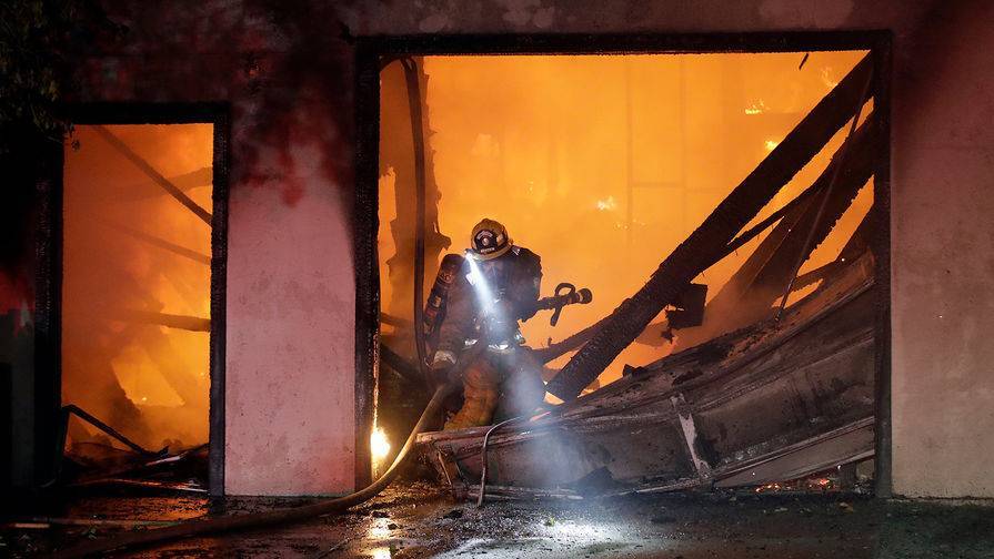 Пожар в Лос-Анджелесе в здании, где произошел взрыв, потушен