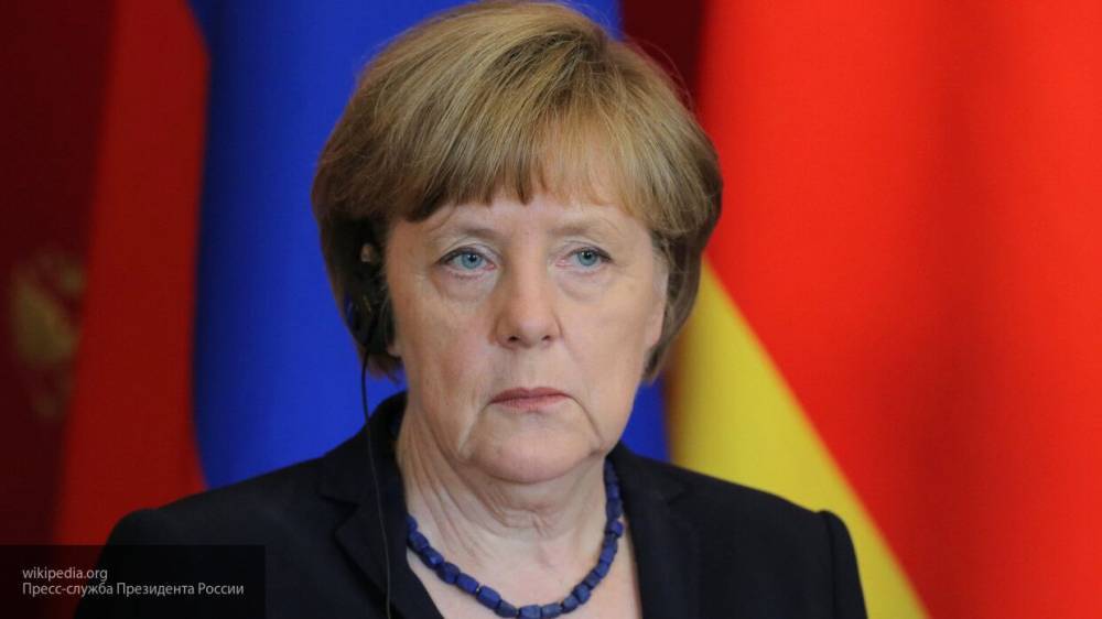 Немецкий политолог объяснил действия Меркель по конфликту в Донбассе