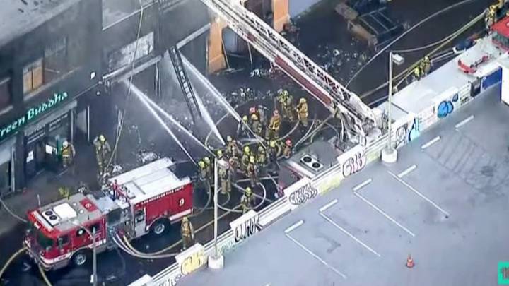 Сильный пожар на складе в Лос-Анджелесе: 11 пожарных в критическом состоянии в больнице