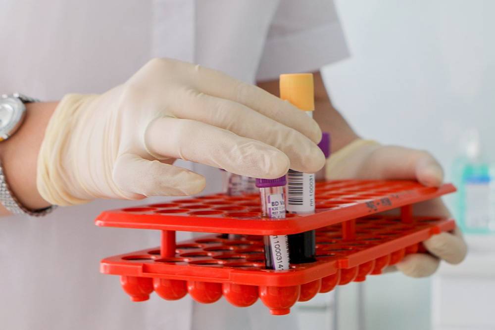 Более 6,9 миллиона тестов на коронавирус выполнили в России
