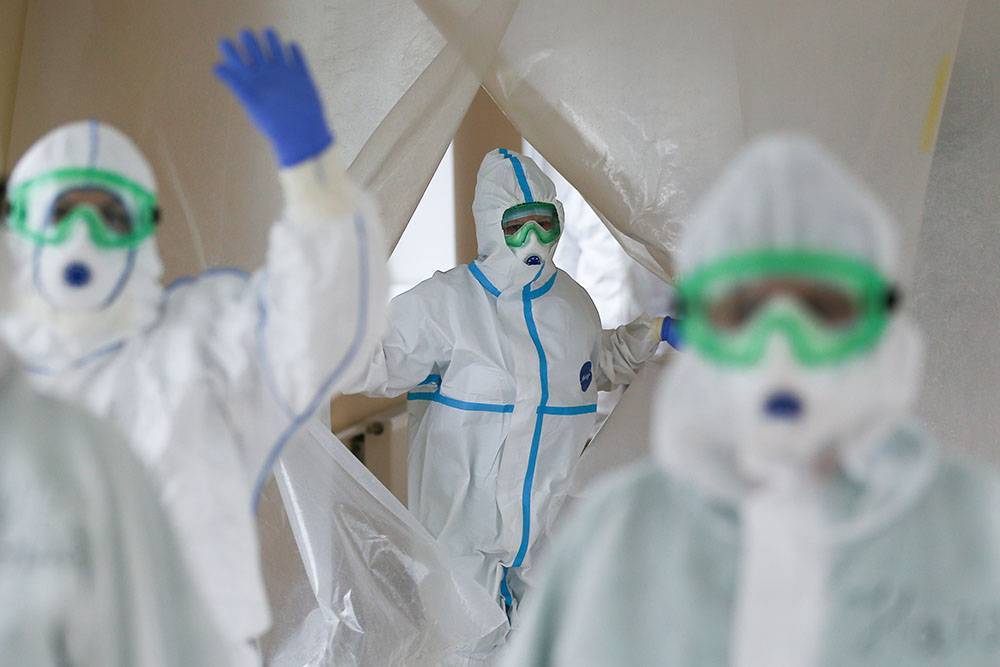 В России второй день подряд зафиксировали меньше десяти тысяч случаев коронавируса