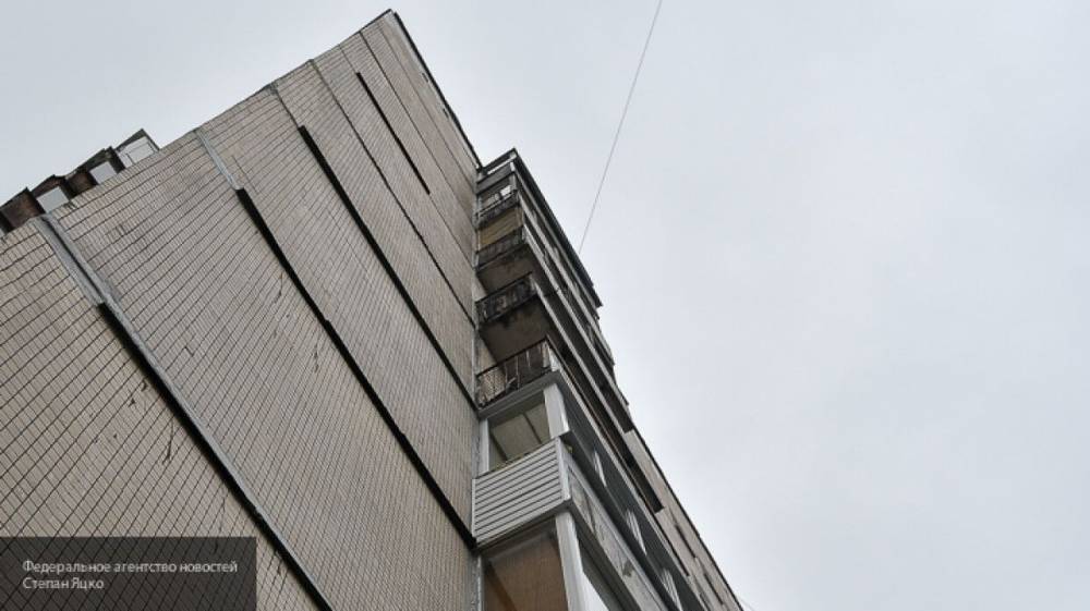 Житель Екатеринбурга погиб, выпав из окна 17-го этажа