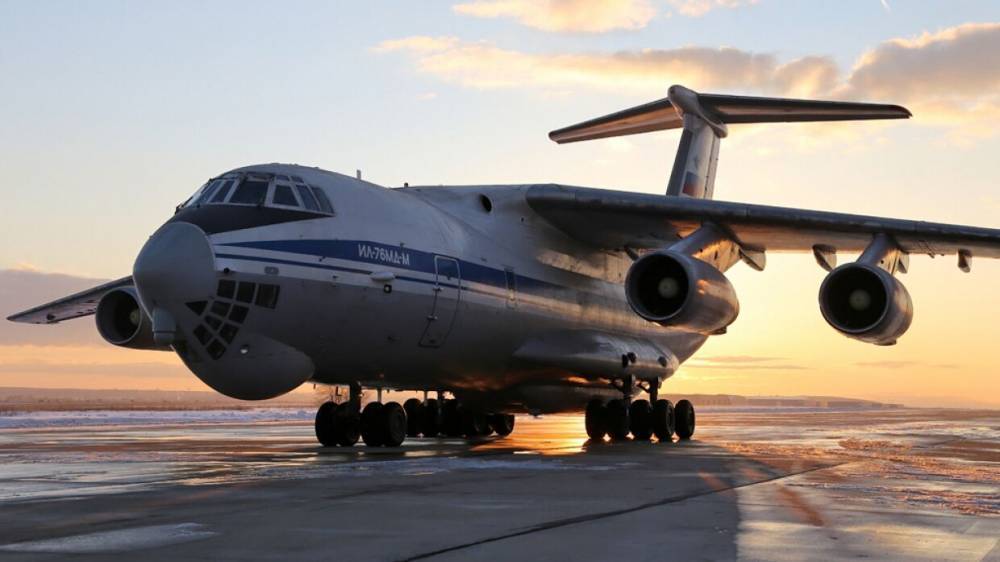 Два самолета с российскими военными специалистами вернулись из Сербии