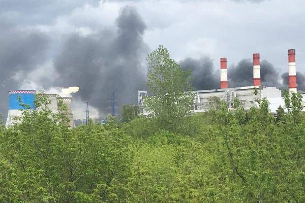 В подмосковном Дзержинском загорелся бензовоз