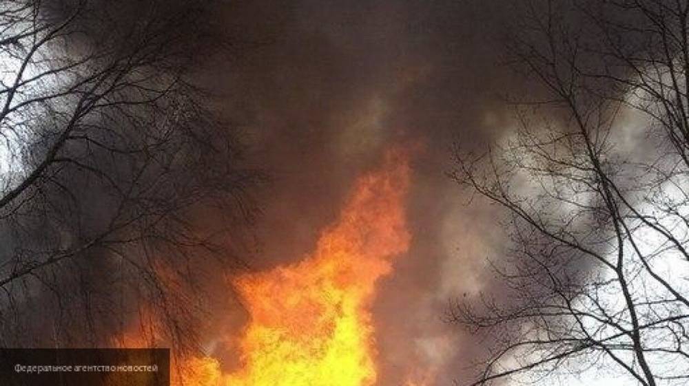 Бензовоз и три контейнера загорелись в Московской области