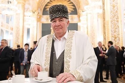 Предлагавший обрезать всех женщин российский муфтий заразился коронавирусом