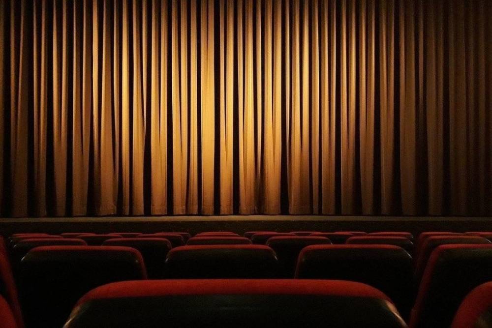 Минкультуры попросило рекомендации по возобновлению работы кинотеатров
