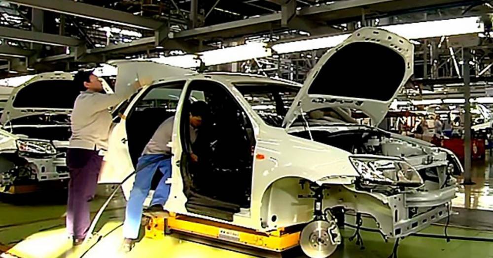 "Автоваз" возобновляет производство после трехнедельного перерыва