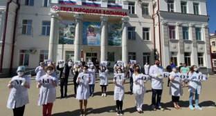 Сотрудники больницы в Армавире выступили в защиту главврача