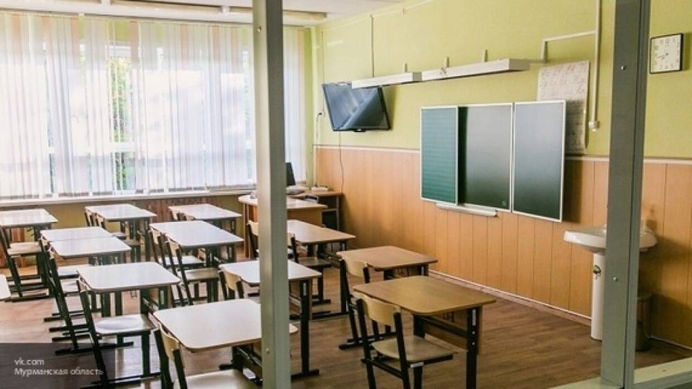 Школы Москвы официально завершили учебный год