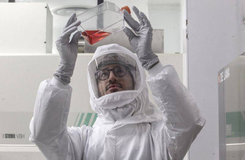 "Это как приготовить борщ": ученые создали коронавирус в лаборатории