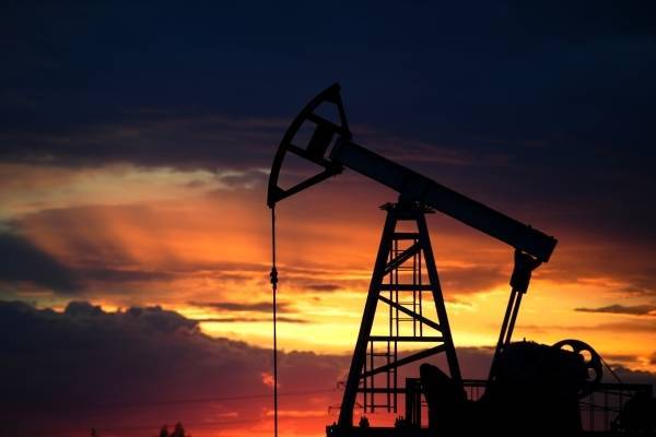 Мировые цены на нефть растут на 3-4%