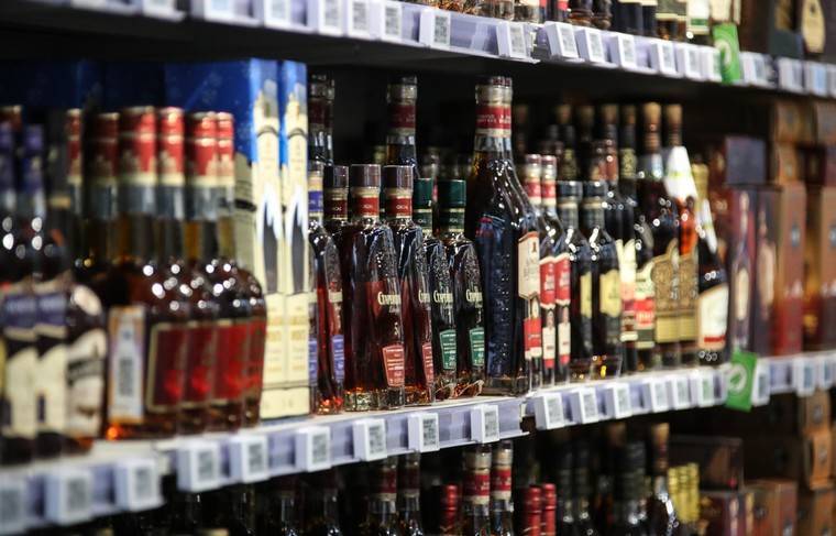 Регионы РФ планируют ужесточить требования к торговле спиртным в домах