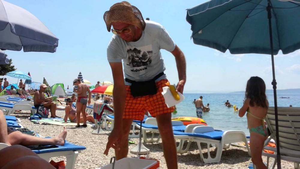 Власти Украины решили открыть пляжный сезон, несмотря на эпидемию COVID-19