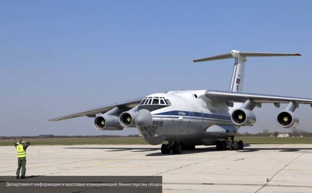 Два самолета с российскими военными вылетели из Сербии