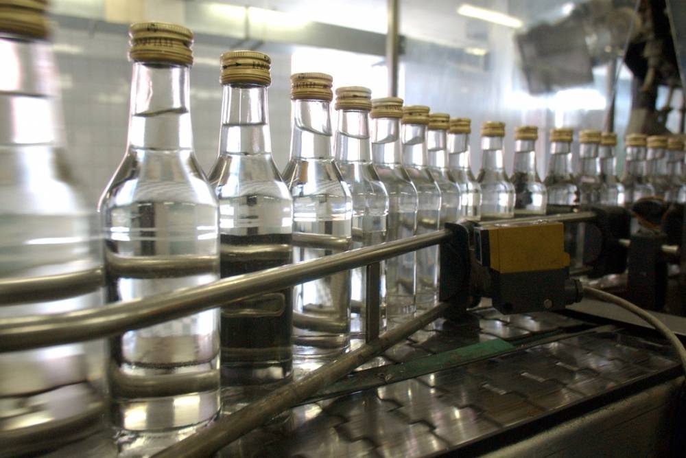 Экс-акционеры ЮКОСа добились ареста брендов российской водки