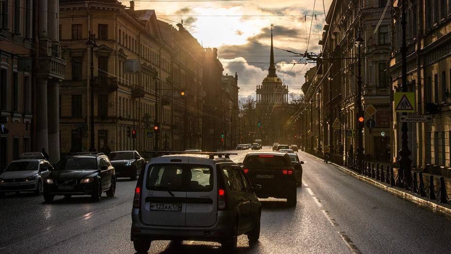 На главной улице Петербурга ограничат скоростной режим