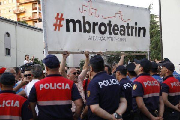 Жена президента Албании была задержана правоохранителями